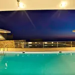 Tinos Habitart ヴィラ
