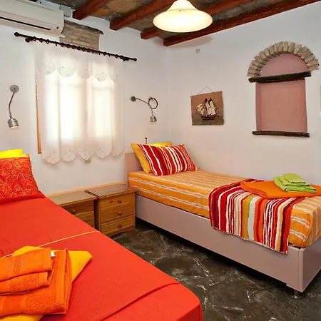 Tinos Habitart * Triandáros