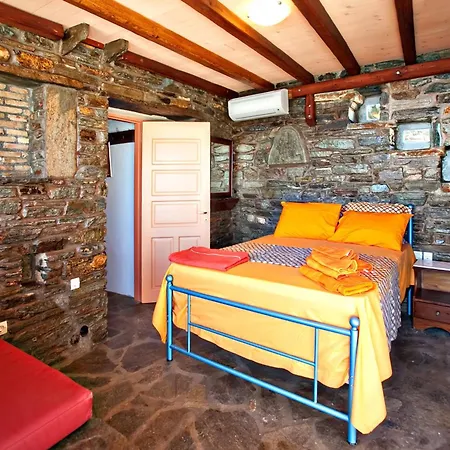 Tinos Habitart * Triandaros (Tinos)